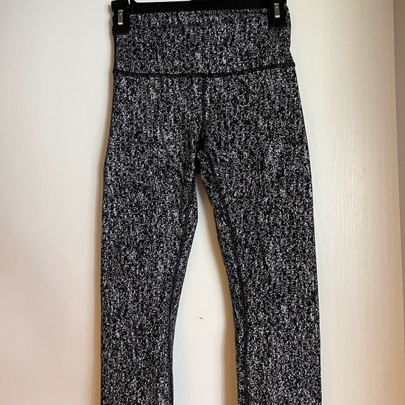 lululemon athletica Pants - Lululemon Black/Silver Speckled Leggings Size 4